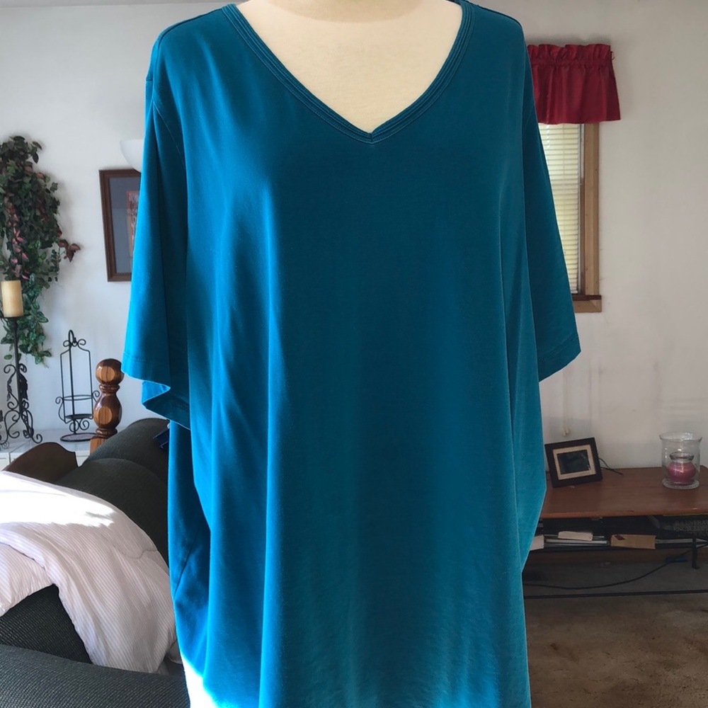 Vneck tee